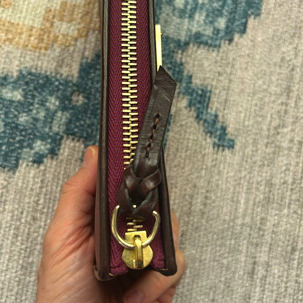 Dooney & Bourke zip around wallet - Picture 5 of 6